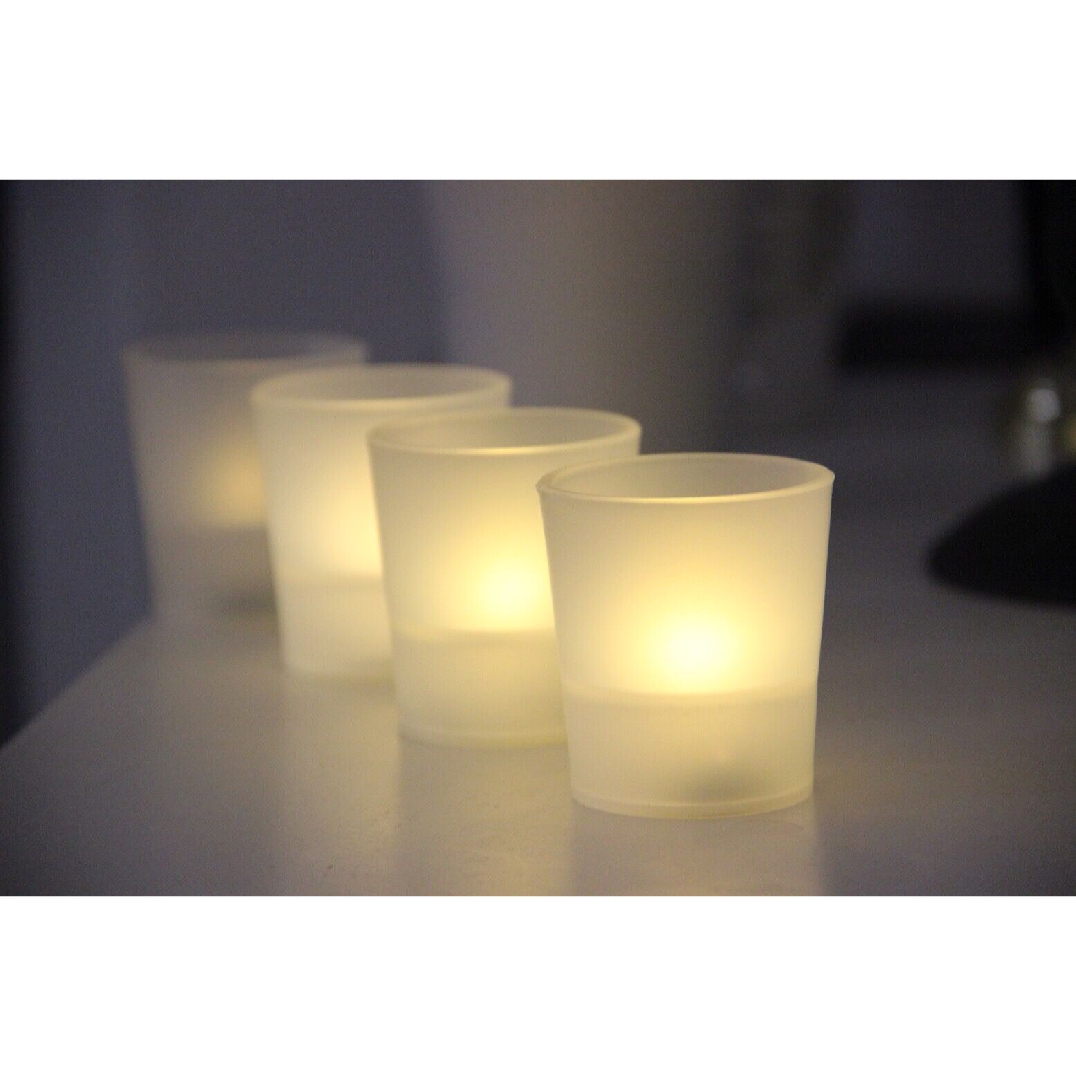 71040015 SET 4 OF FLAMELESS PARTY VOTIVES