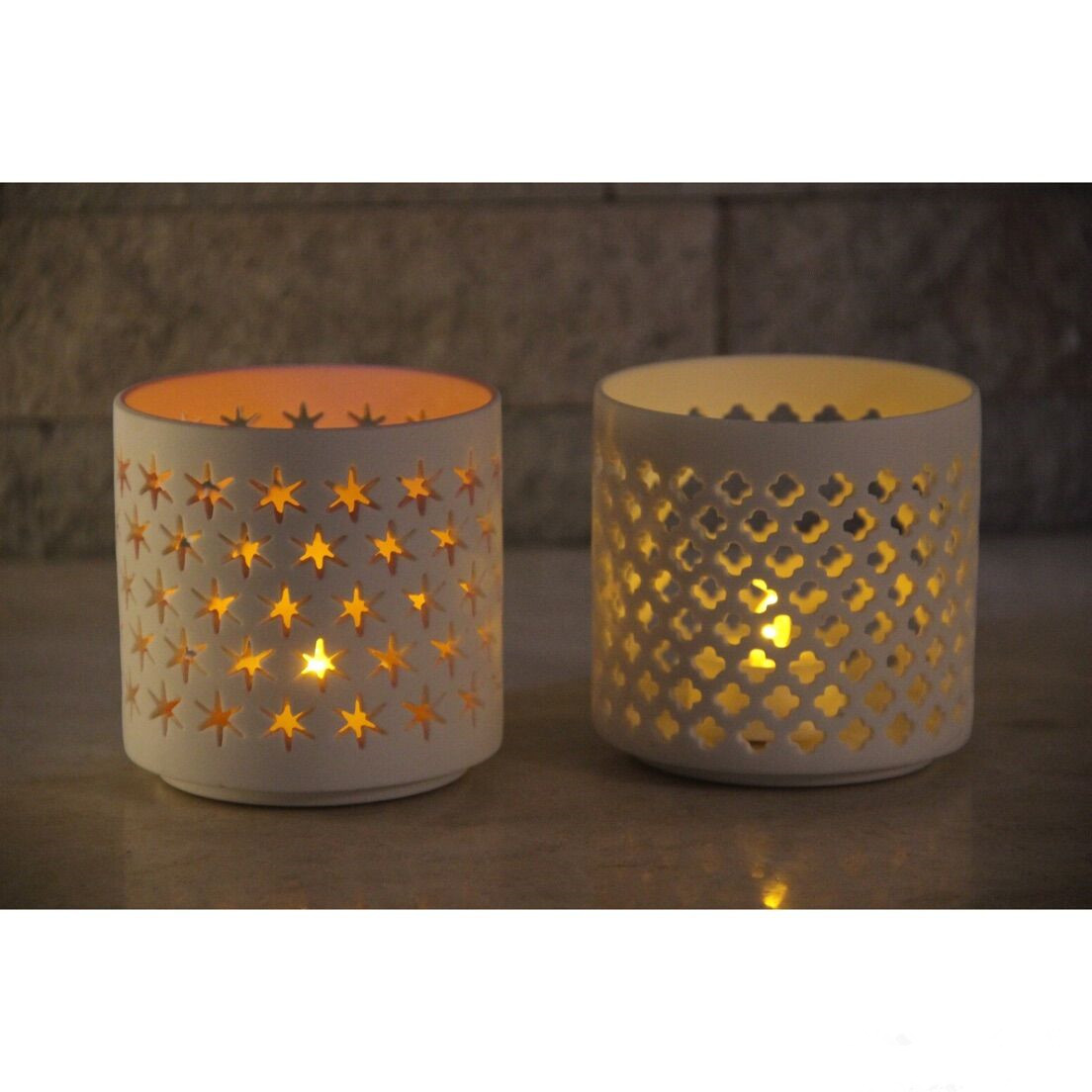 950042 9x9cm WHITE CERAMIC JAR WITH TEA LIGHT