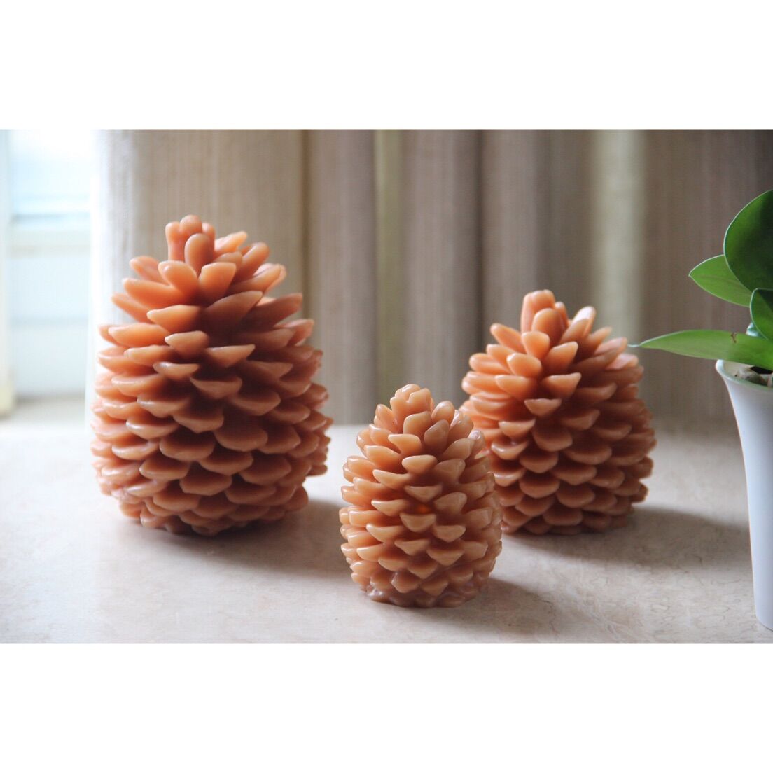 Thumbnail image for61030013 SET OF 3 BATTERY OPERATED PINE CONE: 