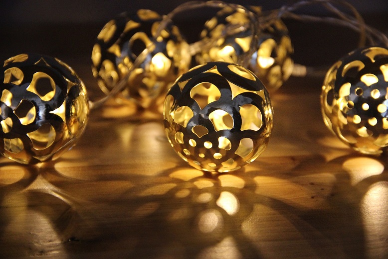 960156 10 LED METAL BALL STRING LIGHT