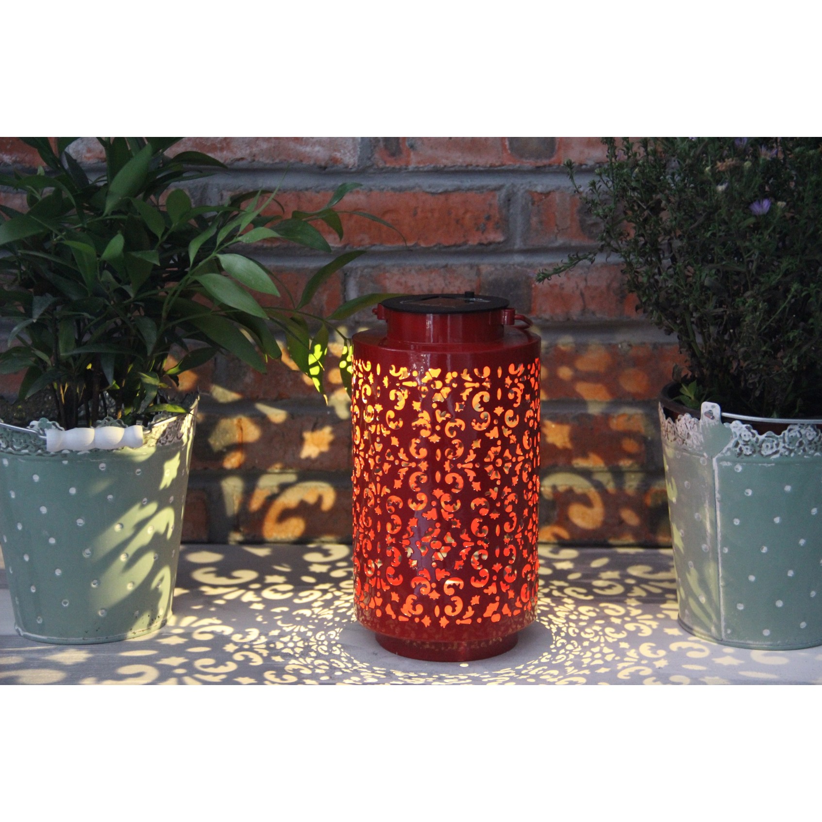 910347 METAL SOLAR LANTERN WITH PATTERN