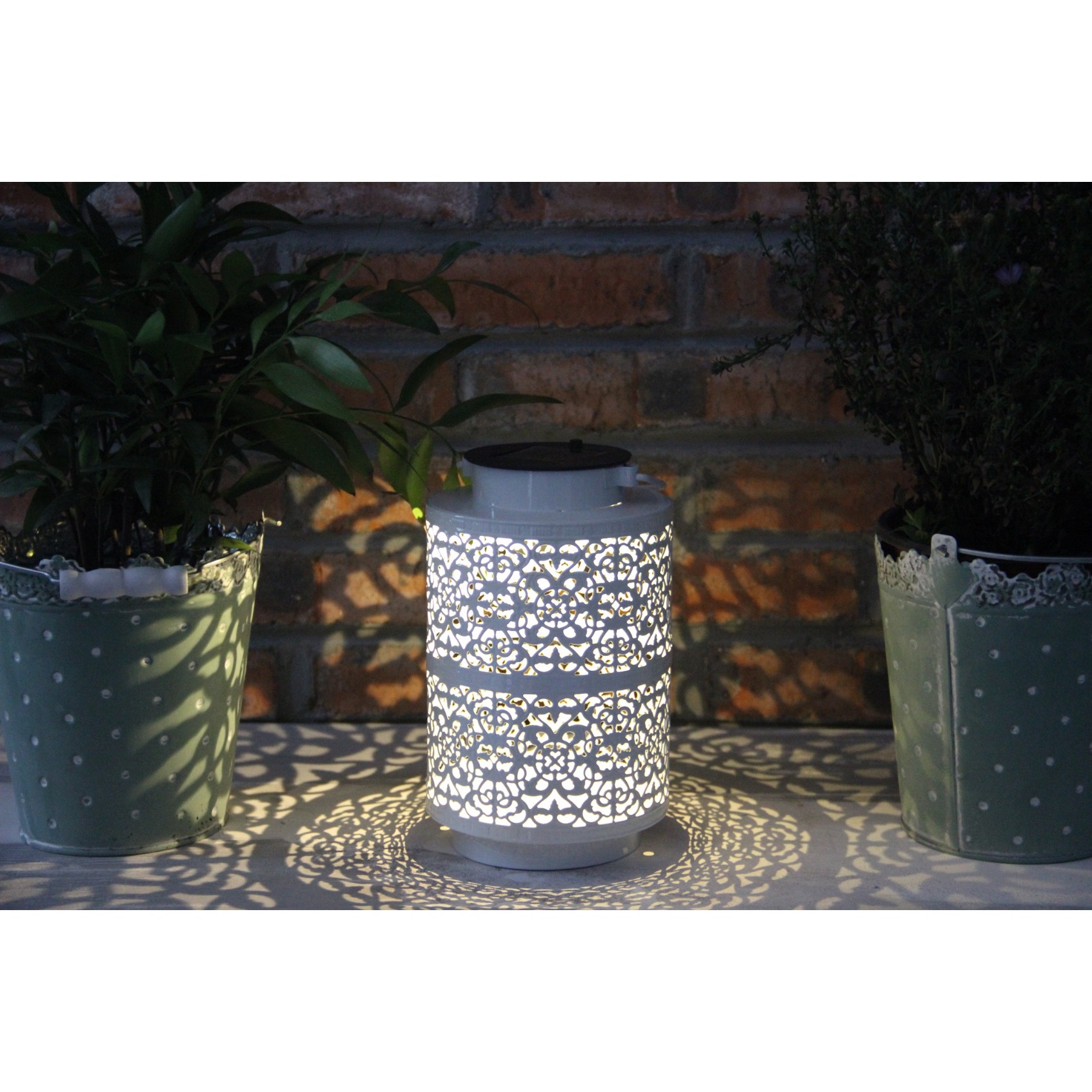 910349 METAL SOLAR LANTERN WITH PATTERN