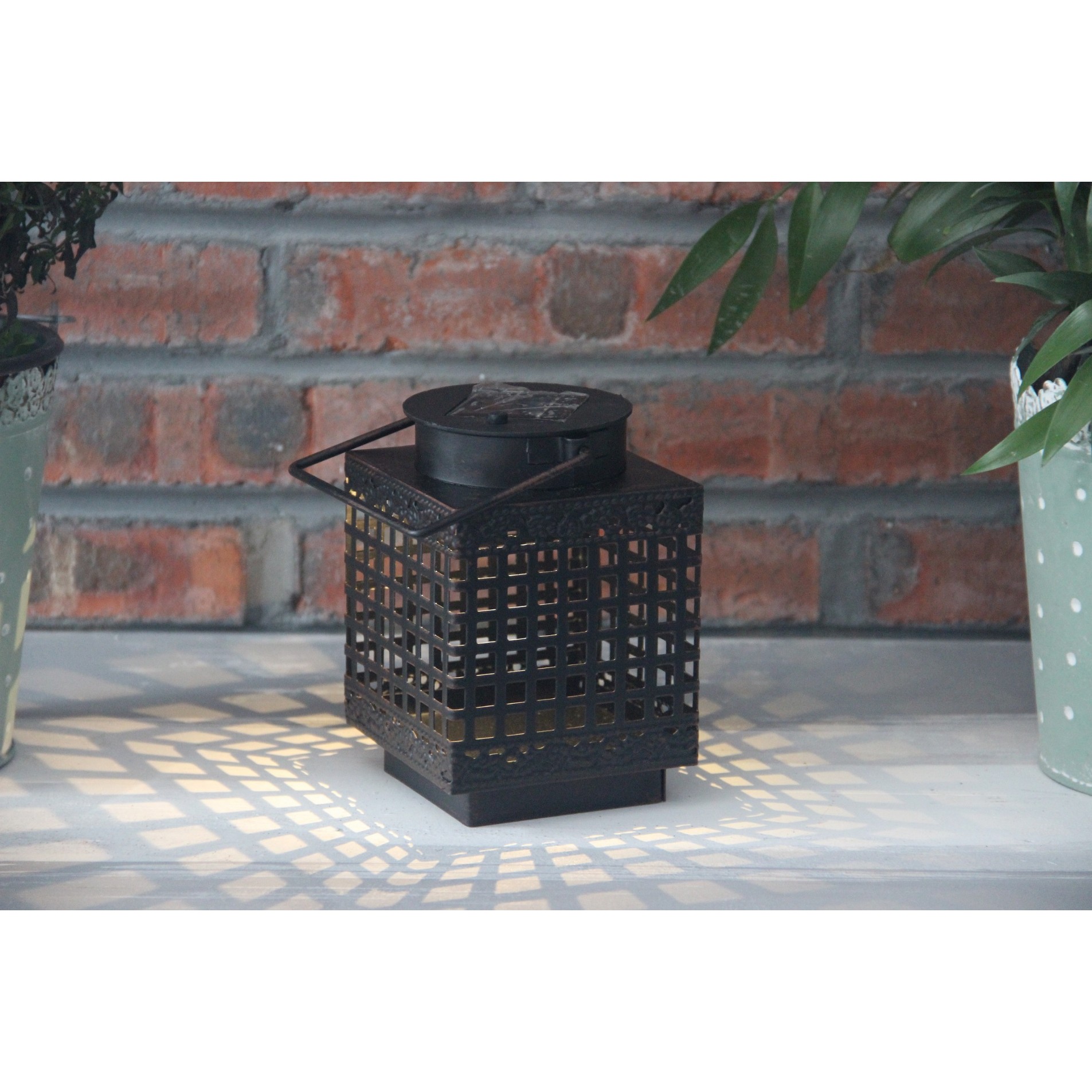 910284 SOLAR METAL LANTERN
