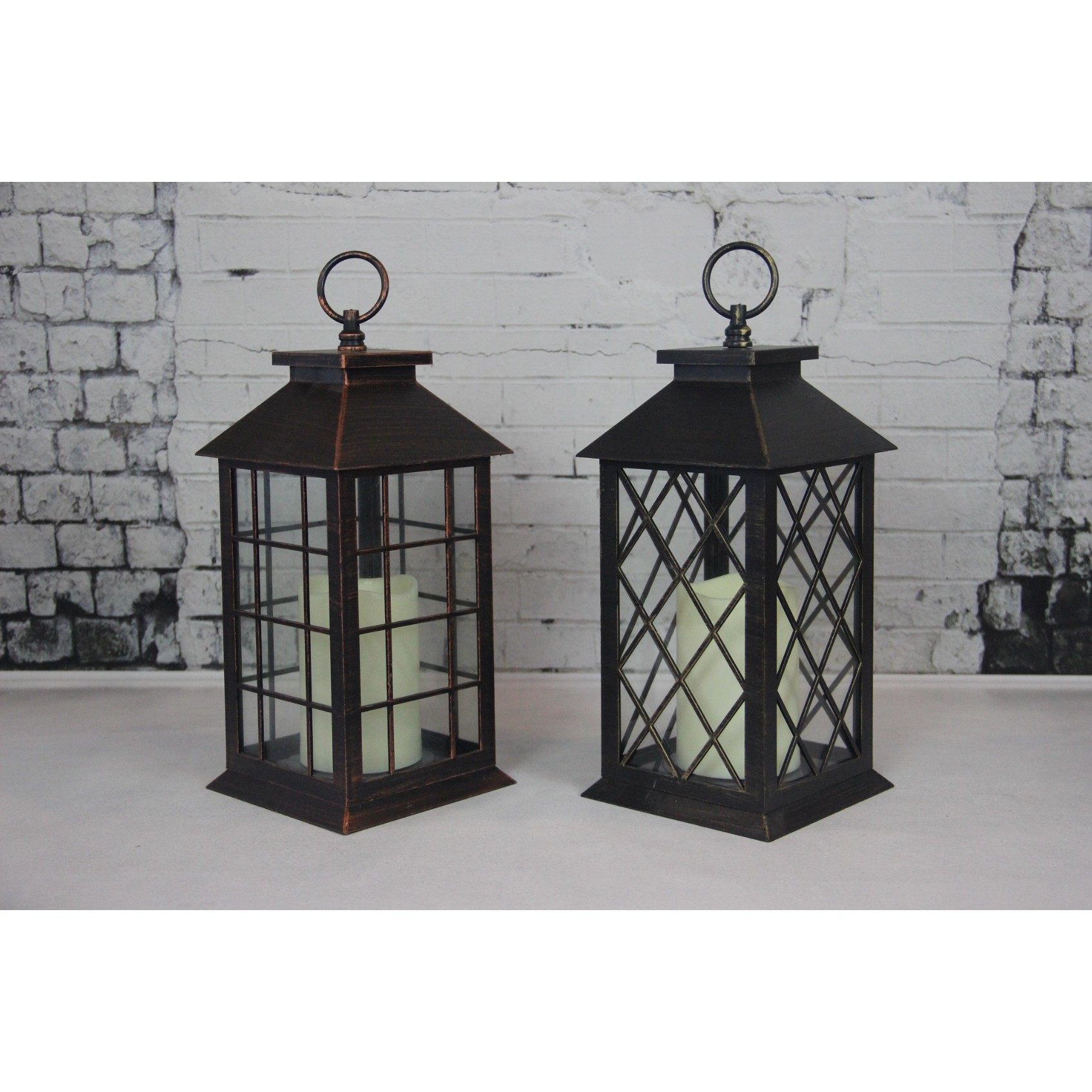 910072 BLACK GRIDDING PLASTIC LANTERN WITH LED CANDLE