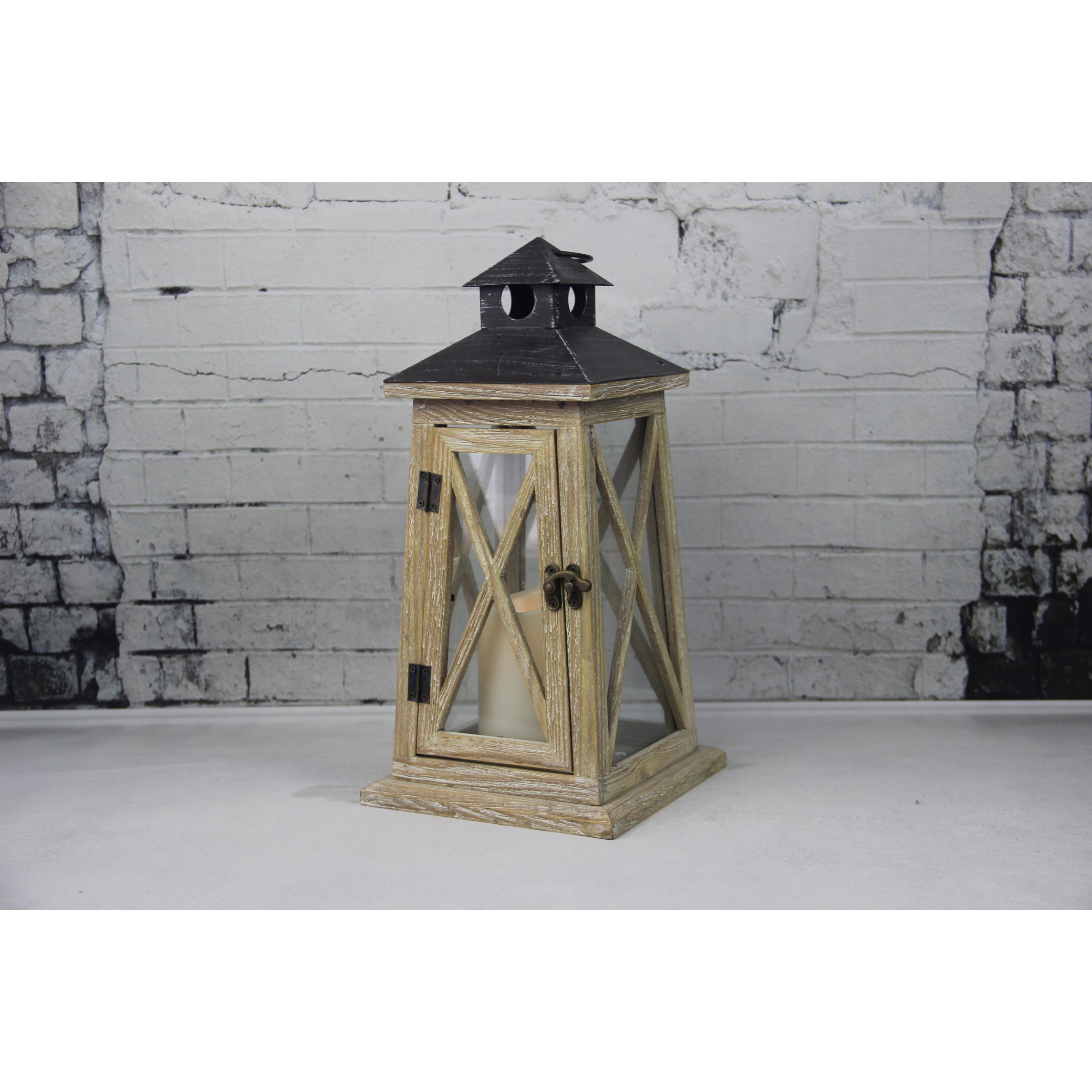 910300 WOODEN LANTERN